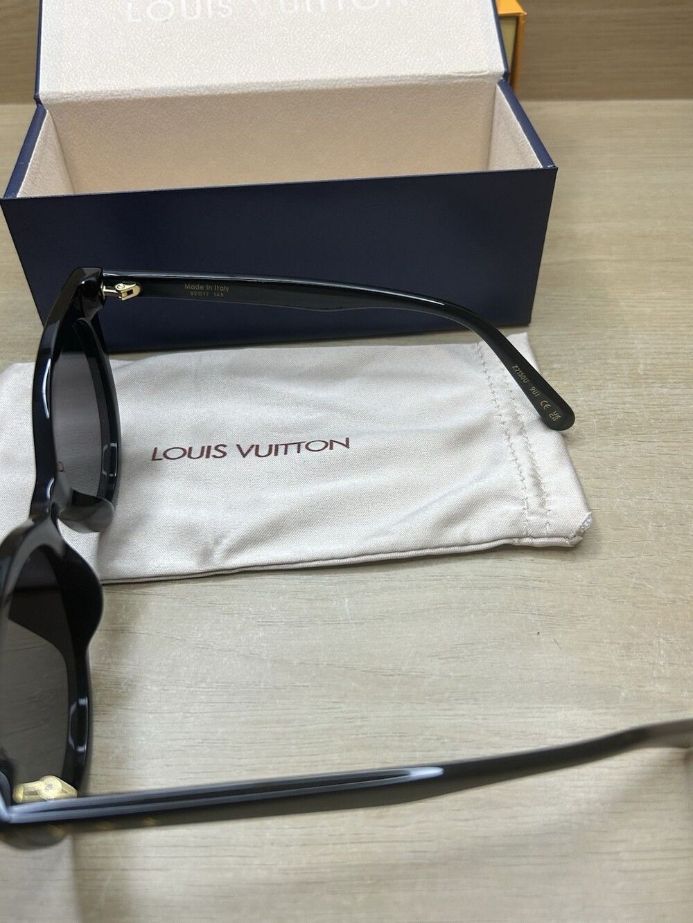 Louis Vuitton Z2130U Monogram Sunglasses - Picture 3 of 14